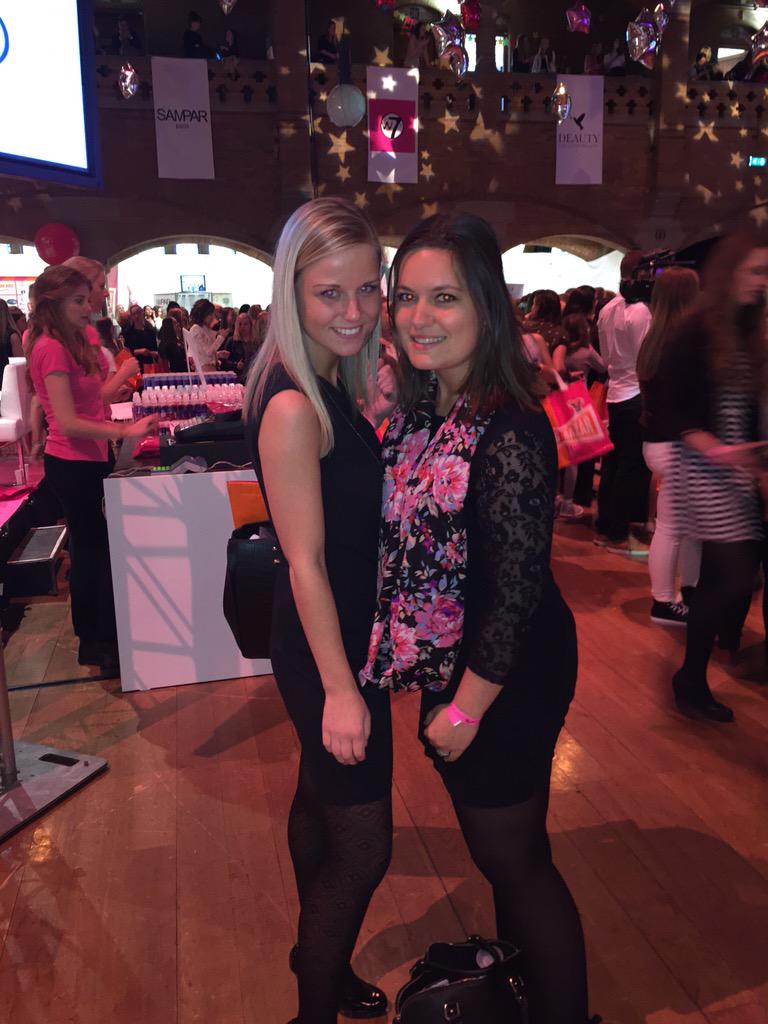 IIJH's tweet photo. We're in! 🎀 #BGParty2015 http://t.co/Jv1HF8EUYd