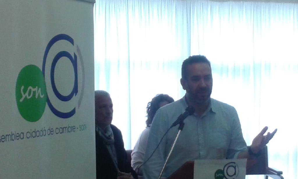 EUOleiros's tweet photo. @malaxchev futuro alcalde de Cambre pola @ACdCambre "queremos que goberne o pobo e imos facelo posible!" http://t.co/xhD3d3QLBG