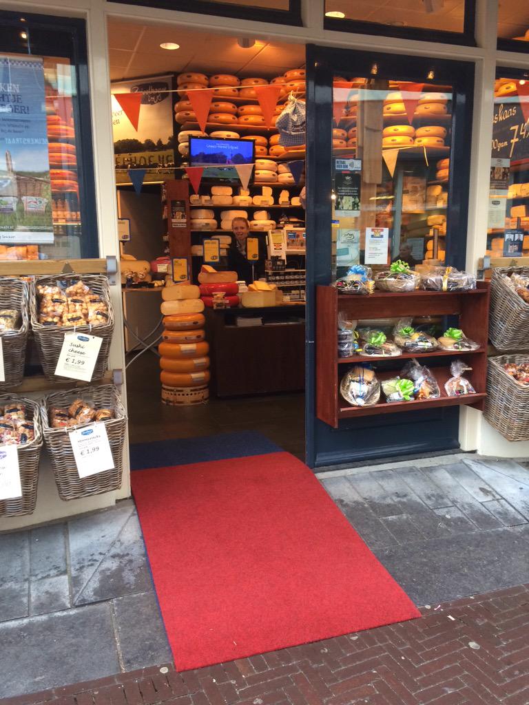 Om al een beetje in koningssfeer te komen ligt de rode loper voor u uit.