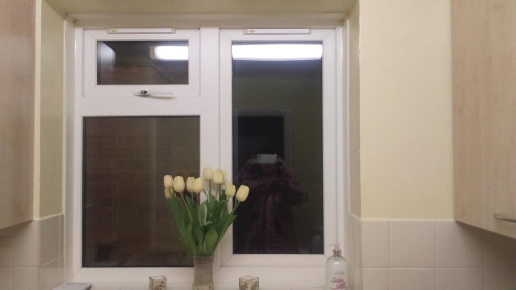McCloy15's tweet photo. Pictures as promised @DuluxRefresh  my kitchen painted in #CornSilk #DiamondEggshell :D :D :D http://t.co/jfY2COkBND