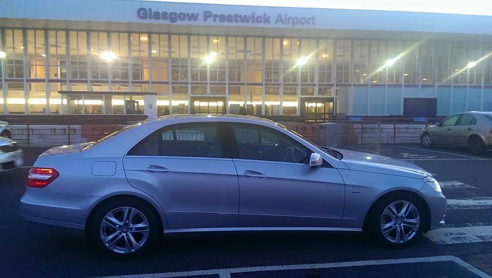 driveninstyle's tweet photo. @pwk Airport our E class http://t.co/0e7W6EYGgU http://t.co/rgW5sJ04WF