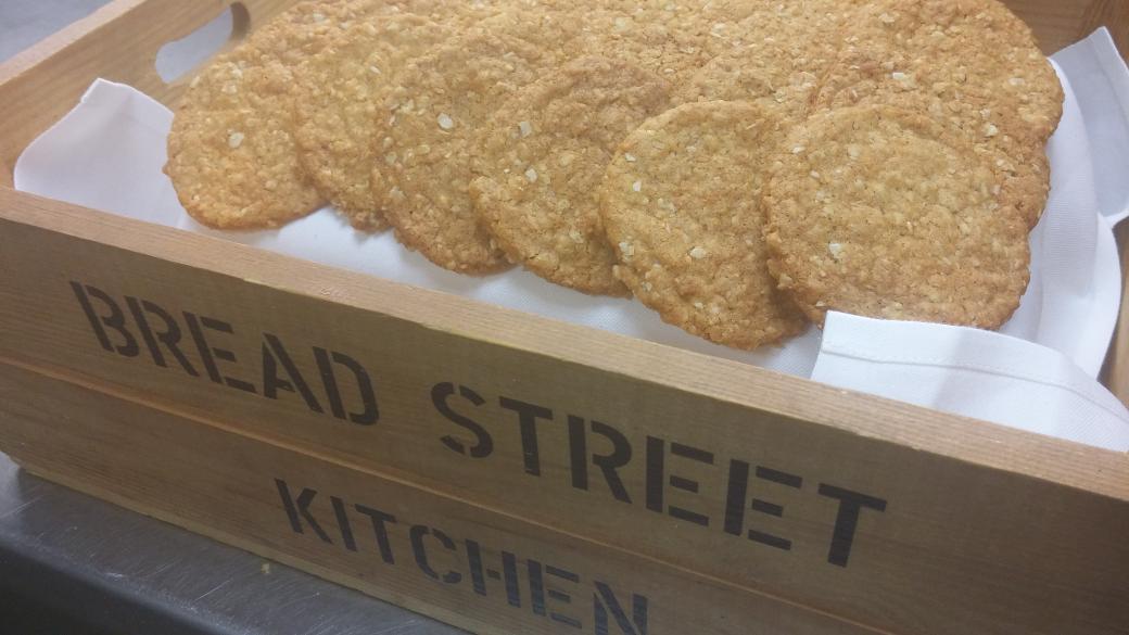 #LestWeForget , Mrs Fergusons ANZAC biscuts <a href="/breadstkitchen/">Bread Street Kitchen</a> all weekend!