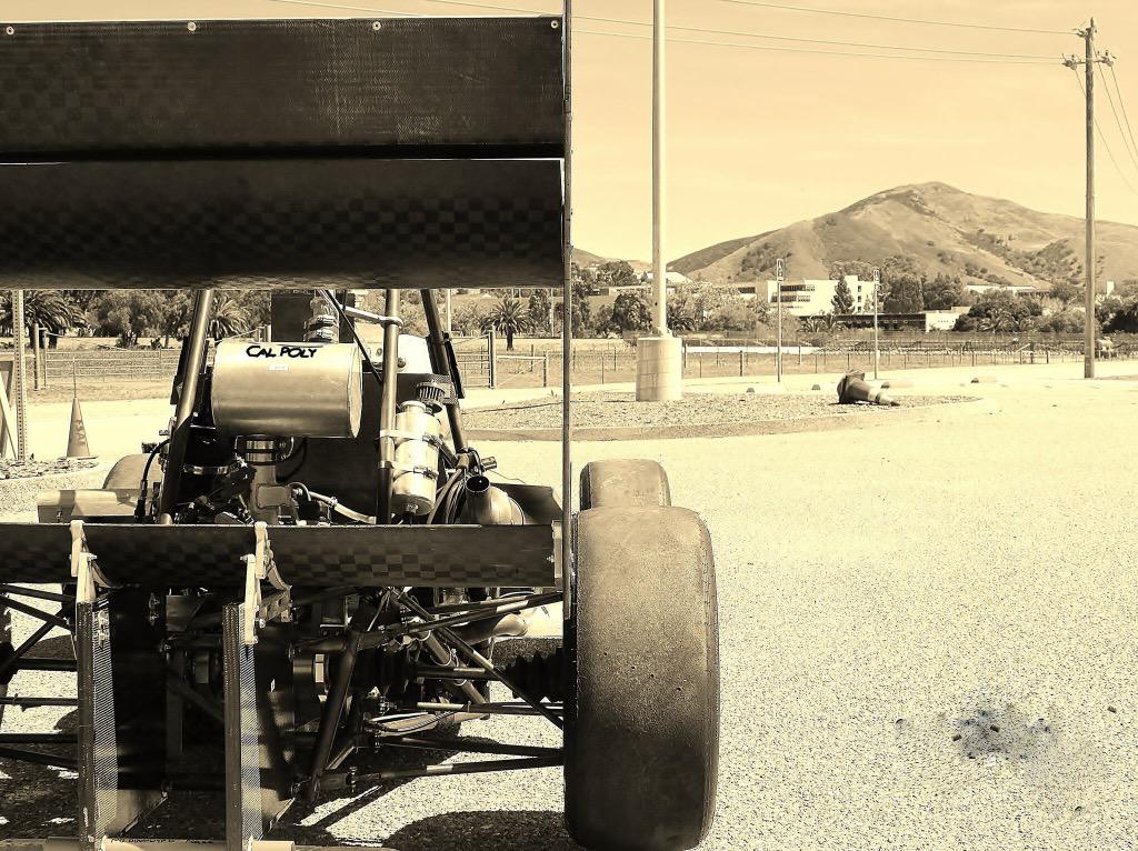 Starting off the weekend right... Hot tires, big wings, and loud noise!! @FormulaSAE <a href="/calpoly/">Cal Poly</a>