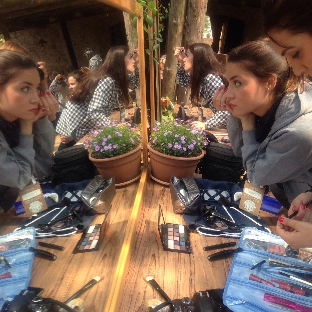 Ayer <a href="/lmartinmakeup/">laiamartinmakeup</a> dio consejos de maquillaje muy guays a las #cuentialumnas ¡hoy más talleres en #campschoolBDC!