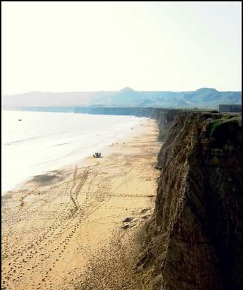 EcoVibeExplorer's tweet photo. #CapeMonze aka #RasMuari is a #beach on #ArabianSea near #HubRiver and #Gadani Beach in #Karachi, #Sindh #Pakistan http://t.co/VX9sw7Tqwp