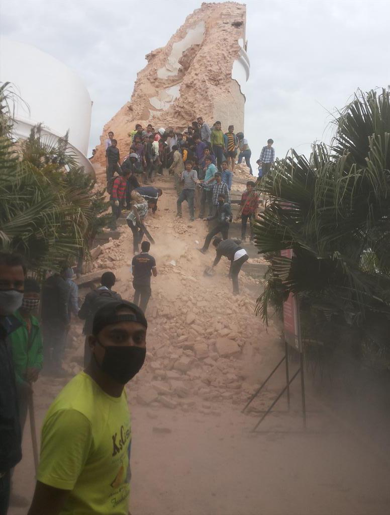 NdrBohara's tweet photo. Sooo sad about #earthquake in Nepal.
Pray to God for not loss of #Humanlifes http://t.co/wAqzDcgOop