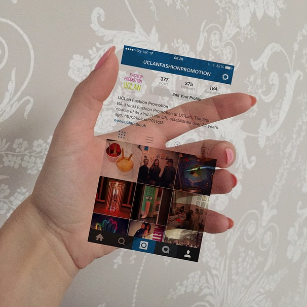 mat_buckets's tweet photo. Hollie's getting in on a trend #instagraminhand http://t.co/LLtoWLm2gb