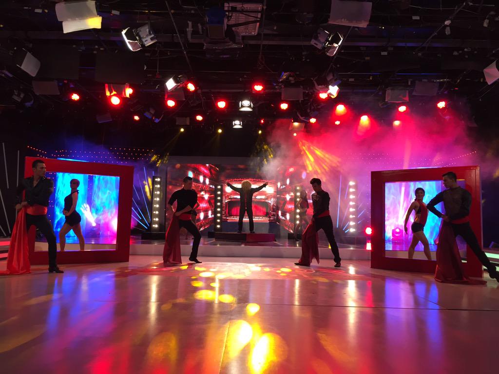 SoyElMejorEcuFc's tweet photo. Aquí están LAS MEJORES fotografías del show de #ApoyoASammy. ¡@WachoQuimiTC es "David Bisbal"! 👏 http://t.co/kTGfvKiuZh