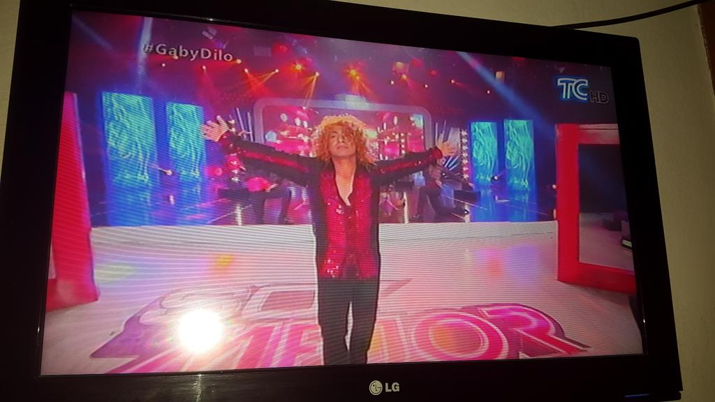 wachofansclub's tweet photo. #WachoElVIPDelPueblo 👍 #ApoyoASammy RT
Su presentación estubo buenísima apoyen a Sammy porfavor http://t.co/YFNo9xZsJv