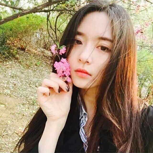 94PK_007's tweet photo. ดอกไม้รึจะสู้หน้าใสๆของพี่ซุกได้ 
#2eyes 
#BabySookDay
#HappyHyangSookDay http://t.co/bbEftK0L0K