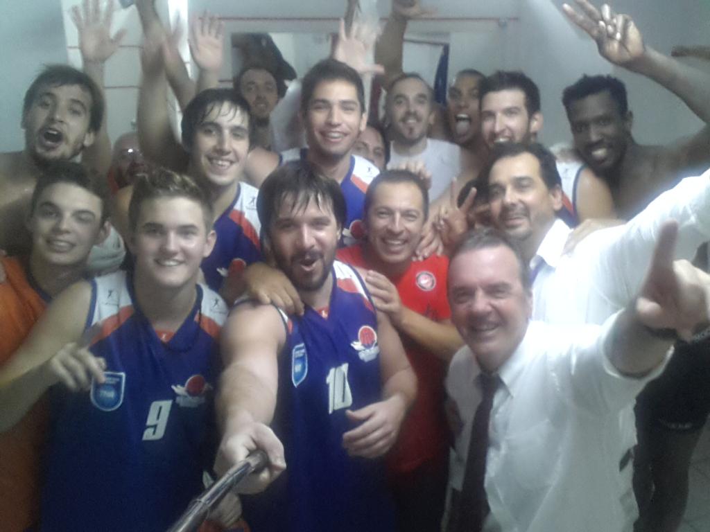 juanmgandoy's tweet photo. Vamos la banda!! Entre los 4! Vamos por mas e!!@lavillabasket @GONZALAPIZ @martingandoy10 @GonzaloAlvarez7 http://t.co/uPJIfM60hj