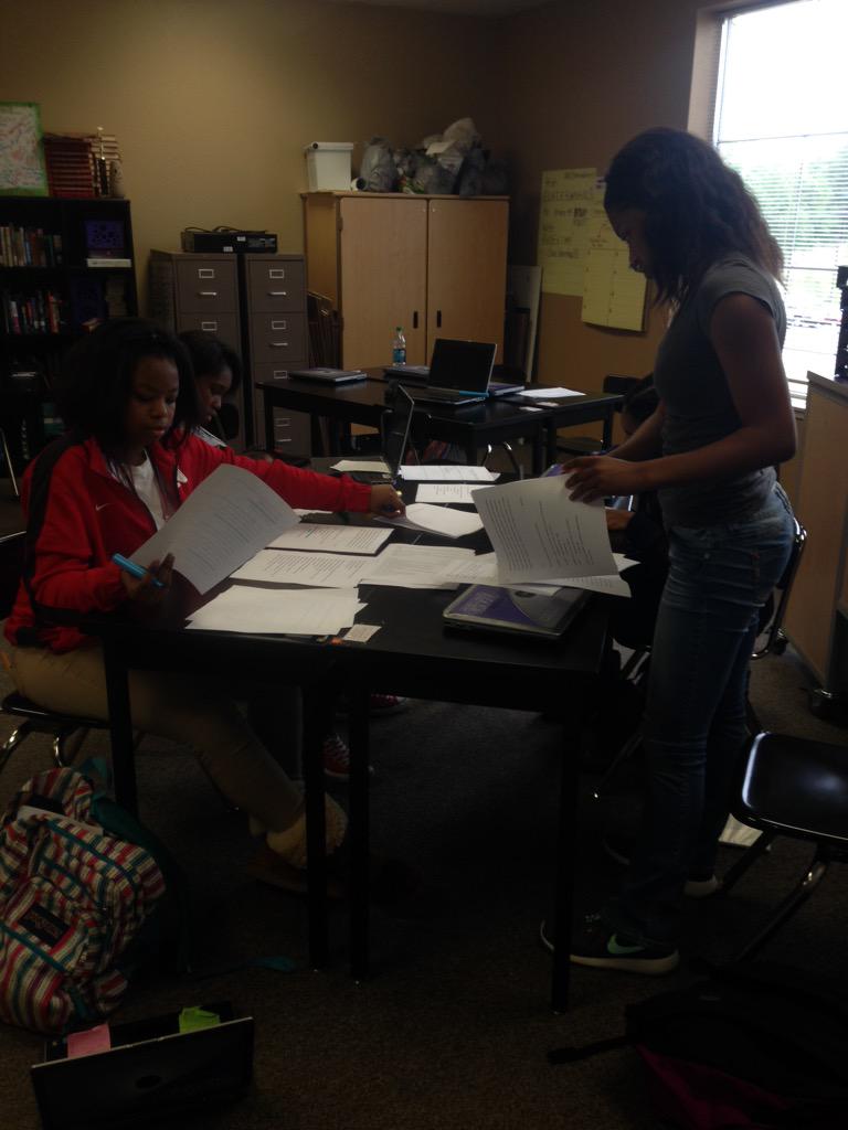 ElDoradoNewTech's tweet photo. Students working through technical issues for the NT Play Festival May 1st!!! #collaboration #authenticlearning http://t.co/zUZRNxMC7j