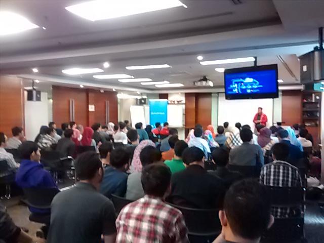abdullah21's tweet photo. Raka sedang sharing terkait Levaraging Azure as Your Disastrr Recovery Site http://t.co/4Pz8FK7Wyd