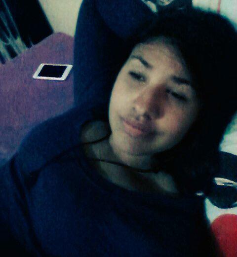 MaaryMay's tweet photo. Me sentindo em casa como sempre kkk 😂😂😁👌
(Casa dela)♡ http://t.co/f4DU4iSPTL