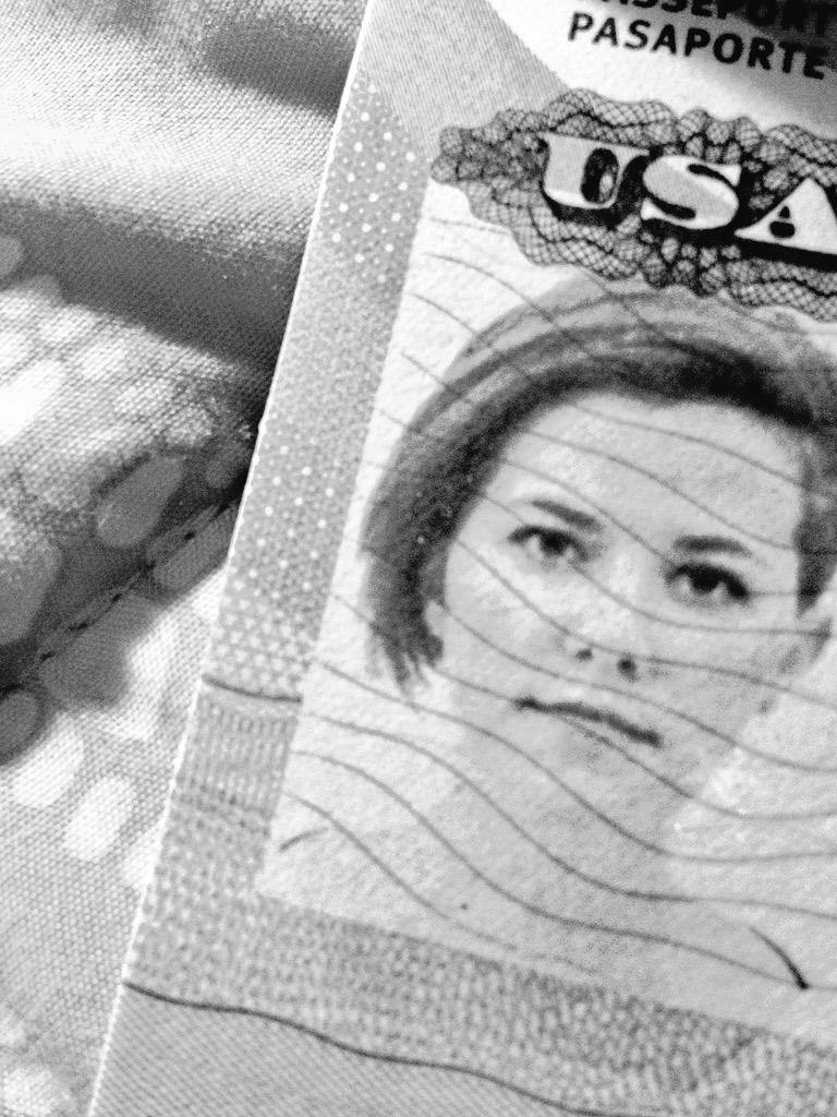kickitwithkels's tweet photo. I was arrested for arson. Oh wait, this is a passport photo? Not a mugshot? #ilookpissed #smizefail #sorrytyra http://t.co/p4omvw63pw