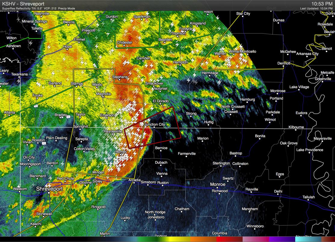spann's tweet photo. Bow echo with damaging winds moving through North LA/South AR #alwx http://t.co/FHHtxHdlTQ
