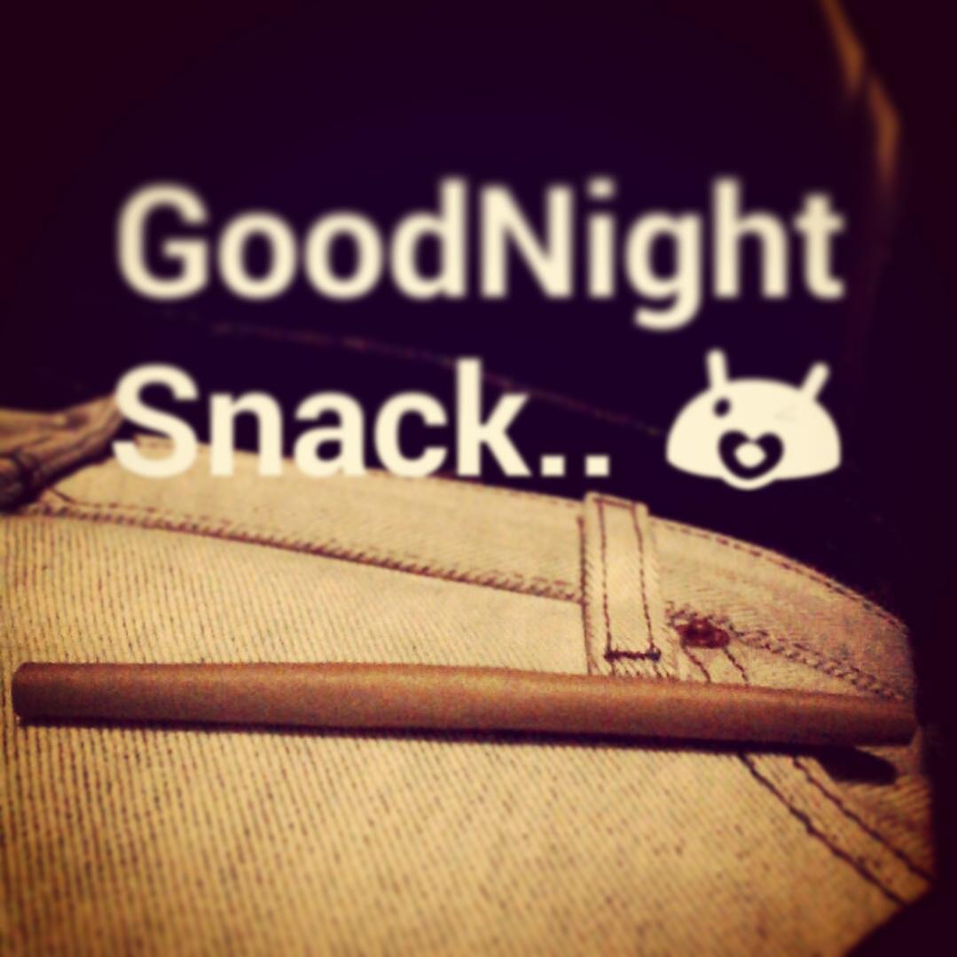 Almighty_Hudson's tweet photo. GoodNight Twitter, Got Mii Late Night Snack.. 🚬🔥🍀💨🍂 http://t.co/iNwnJPclUF