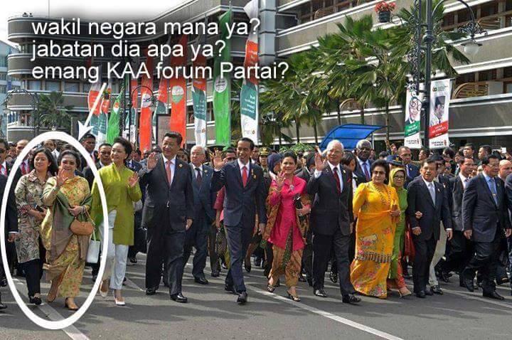 Agus LAH ♌™ (@aguslah) on Twitter photo Pak <a href="/SBYudhoyono/">S. B. Yudhoyono</a> hadir juga ya di Historical Walk AA ini? Soalnya Bu Mega hadir juga, paling depan pulak Pak <a href="/SBYudhoyono/">S. B. Yudhoyono</a> hadir juga ya di Historical Walk AA ini? Soalnya Bu Mega hadir juga, paling depan pulak