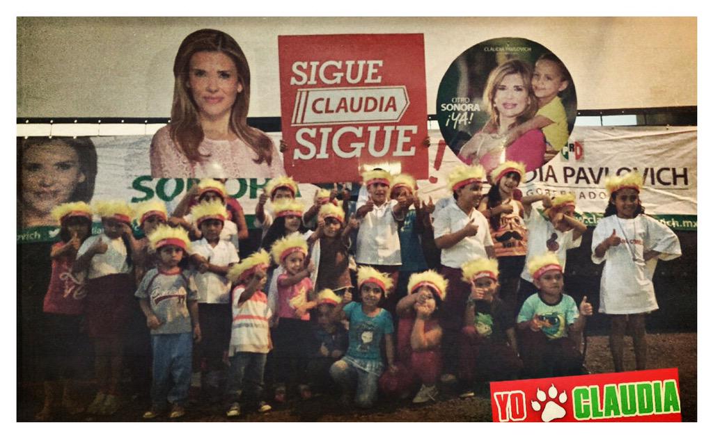 gatobarcenas's tweet photo. El cine movil de @claudiapavlovic invita a convivir con familia y vecinos @PanoSalidoP @ObservatorioPRI #OtroSonoraYa http://t.co/sY27hMJFGv