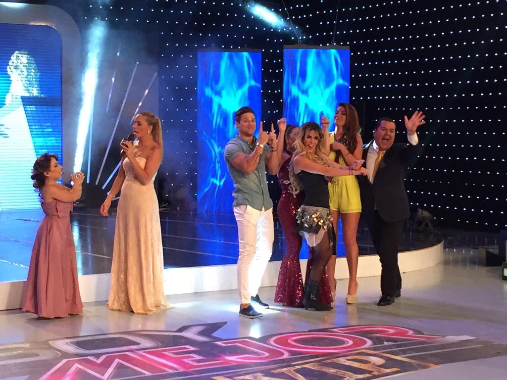 tcsoyelmejor's tweet photo. ¡Felicidades a 'Los Kilates'! La semana ya tiene un ganador, y es la Cuadrilla con más estrellas. | #UnViernesVIP http://t.co/x8RfsFT8Nv