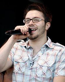A happy dapper 35th birthday to Danny Gokey! 