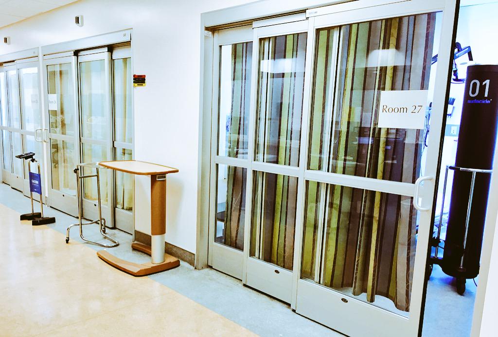 paeze1's tweet photo. #ED #StJohns #PatientExperience #PatientSatisfaction #WeCare #Surfacide #UV-C @SaintJohns2 #Crothall @angievassallo http://t.co/kV28yYXls0