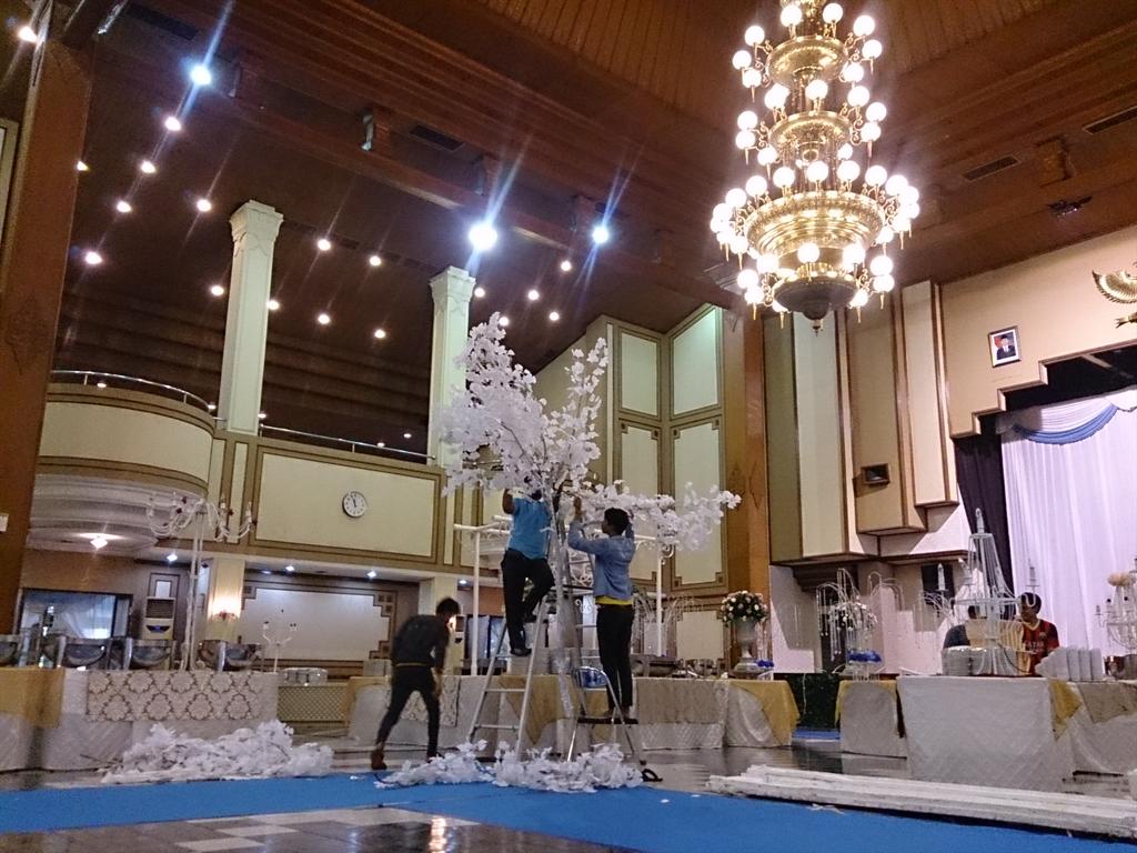 MBpro_Surabaya's tweet photo. Hallo MB Production now loading in wedding. #event #wedding #surabaya http://t.co/a4C8u8uDgx