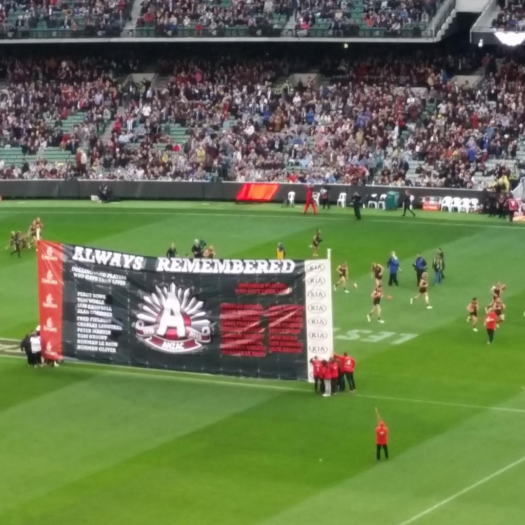 g_gilli's tweet photo. Anzac Day at The MCG #anzacday #mcg #bombersvpies http://t.co/jRLc6ZN2cT