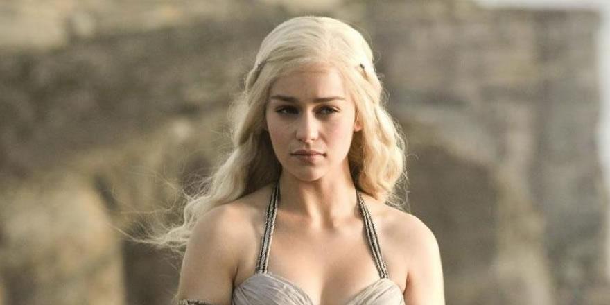 LuciCiru4's tweet photo. Mi personaje de Juego de Tronos es Daenerys Targaryen. Descubre el tuyo en http://t.co/5CiDzyWkqf http://t.co/SvZHnFeMtq