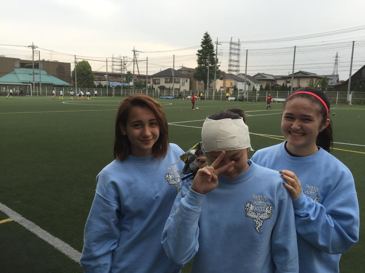 SiSHStweets's tweet photo. The ladies in new fashion after the game-always the trend setters http://t.co/2VpGYbDOcv