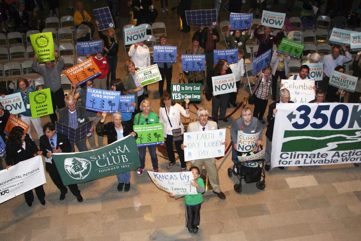 ssckc's tweet photo. Had a great time this week w/ #SustainableSanctuaryCoalition, #MoSierraClub and #Molegat Mo capitol for #EarthDay. http://t.co/4p4s8Qrjah