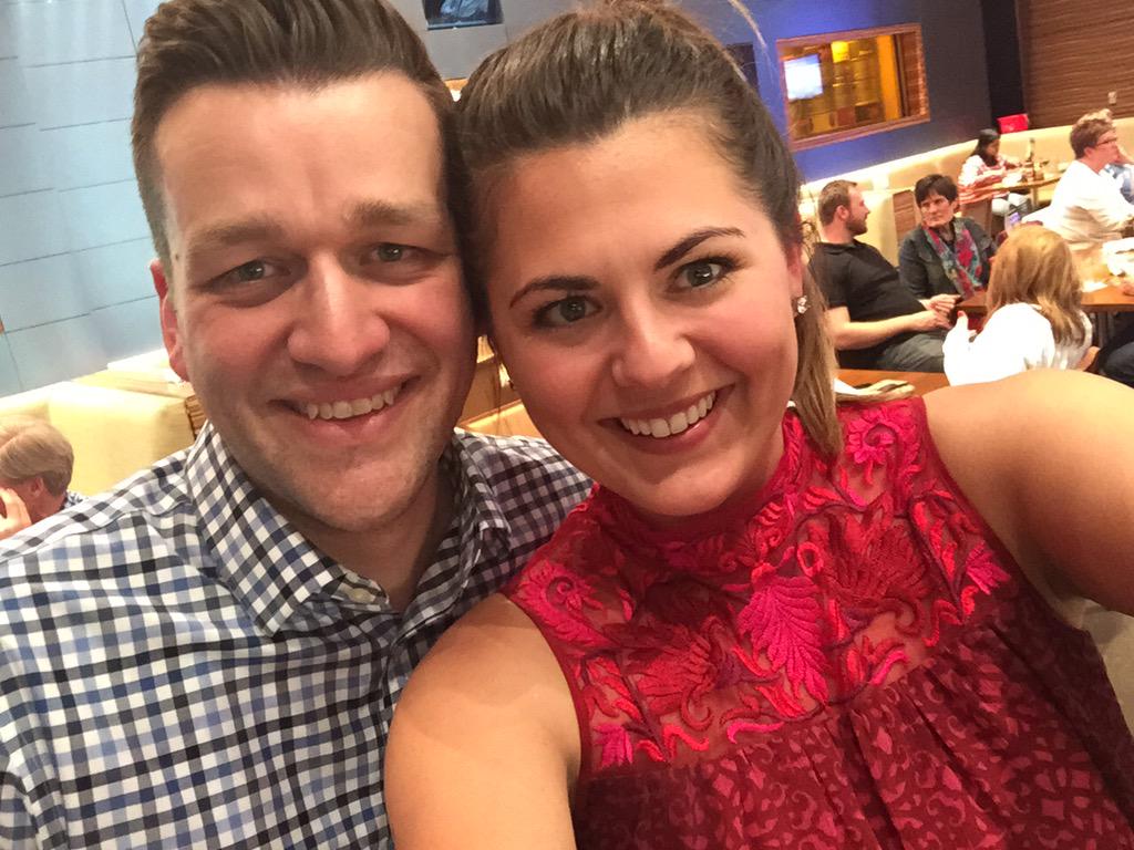 CoCoLyn2's tweet photo. I finally got my favorite #SelfiewithaCFRE @adamclevenger you are brilliant! I love that I have the op to work w/you! http://t.co/d6sgP1VHI6