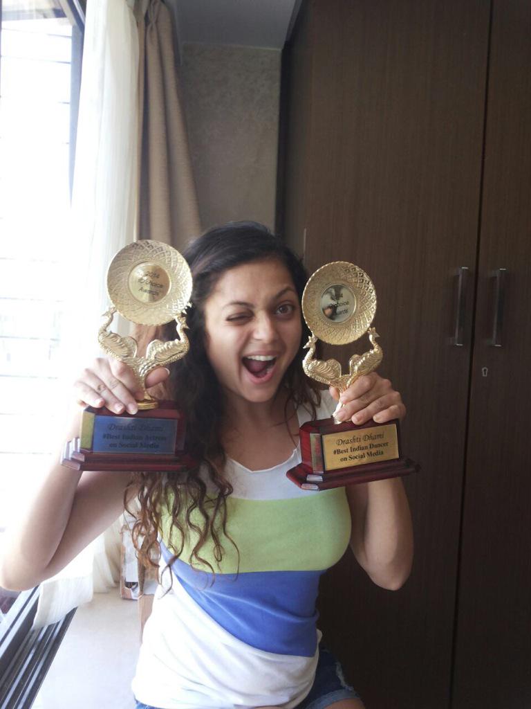 drashti10's tweet photo. 😁😁😁💃💃😁😁 http://t.co/6TC5A945mK