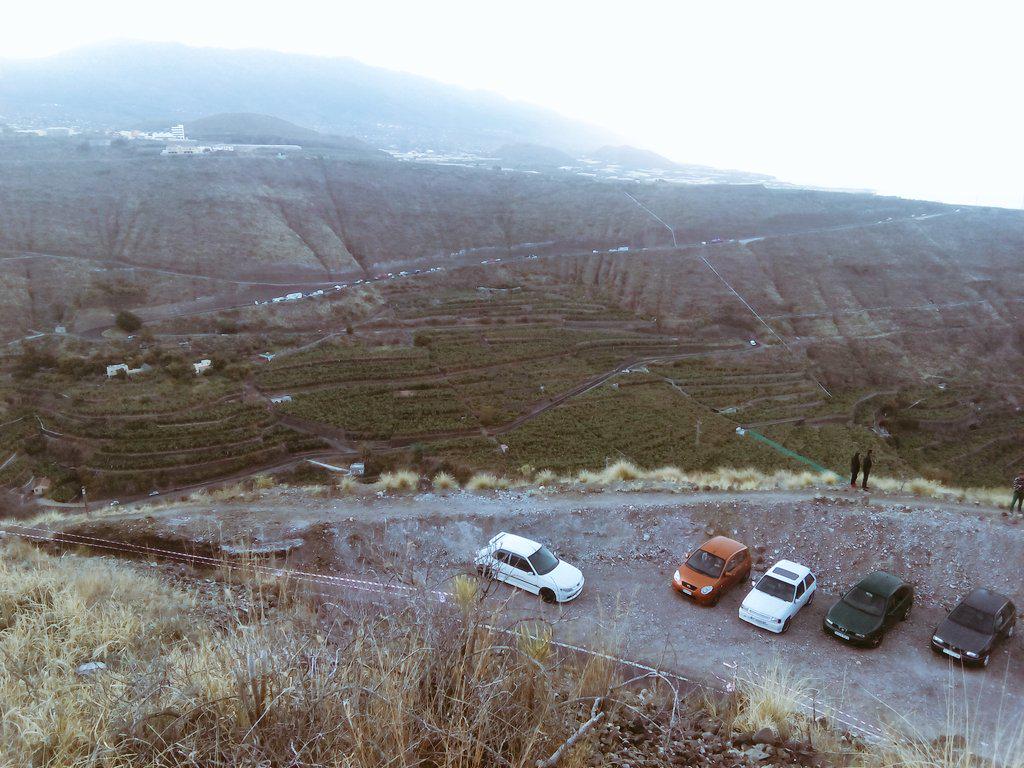 WillyRodriguezC's tweet photo. El Valle de Aridane se despierta preparado para vivir la XXXIII #SubidaElTime 2015 del Autonómico de Montaña http://t.co/L7C4DWHiiA