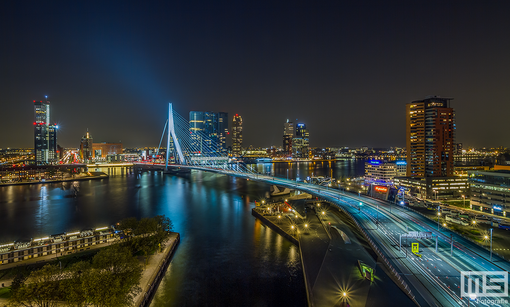 I ❤ Rotterdam by <a href="/010bynight/">Rotterdam by Night</a> @InntelRotterdam <a href="/LuxorTheater/">Luxor Theater</a> <a href="/CanonNederland/">Canon Nederland</a> <a href="/DeloitteNL/">Deloitte Nederland</a> <a href="/Spido_Rotterdam/">Koninklijke Spido BV.</a> <a href="/44_floors/">44/floors</a>