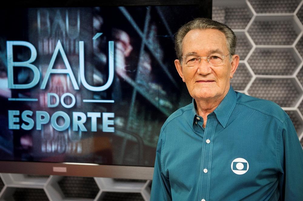 JornalOGlobo's tweet photo. Na voz marcante de Léo Batista! Repórter lembra vez que quebrou dedo durante intervalo. http://t.co/LUlo91A7pk http://t.co/uqIjBaQ8Hj
