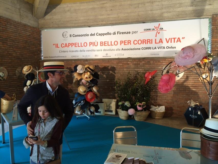 Corrilavita's tweet photo. #ilcappellopiubello per #corrilavita vi aspetta a #ippodromodelvisarno @comunefi @CGiachi http://t.co/GiXt2ktqQQ