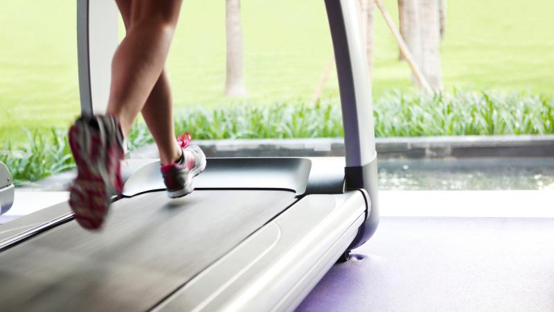 outsidemagazine's tweet photo. 3 Ways the Treadmill Will Make You a Better Runner: http://t.co/b3PFqxJYTw http://t.co/MXTMWWNis5