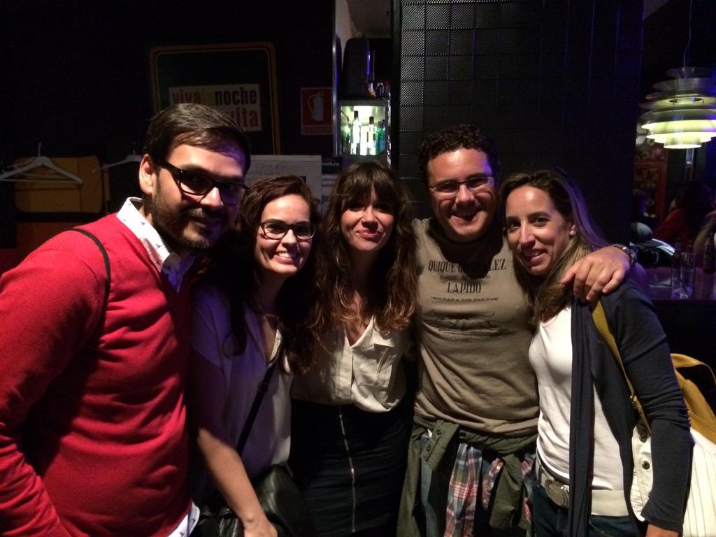 PerretesMojados's tweet photo. Molas mucho @holamellamoboza y qué gran tipa que eres, además de artistaza. #conciertazo http://t.co/dgQ1oagOSa
