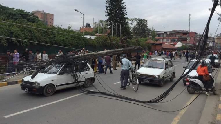 BJPsudhanRSS's tweet photo. Powerful earthquake of magnitude 7.9 hits Nepal. Tremors felt in India too. #Earthquake 
http://t.co/6jxeJbNkeT http://t.co/ke0GcZfCZX
