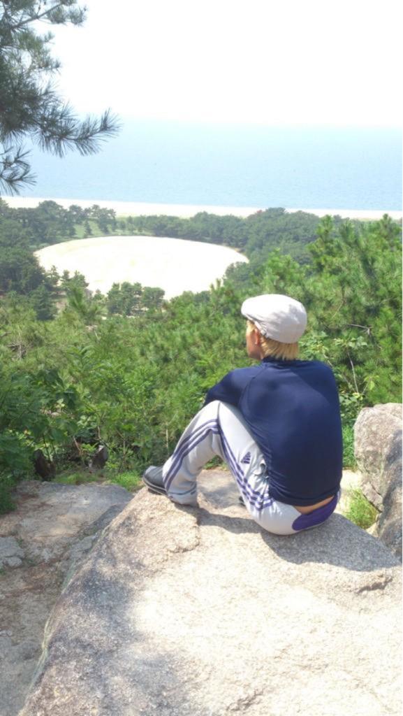 c_hols's tweet photo. @SeanDMurphy1 contemplating his bartending career #mediocre http://t.co/ZLFjWTEc5A