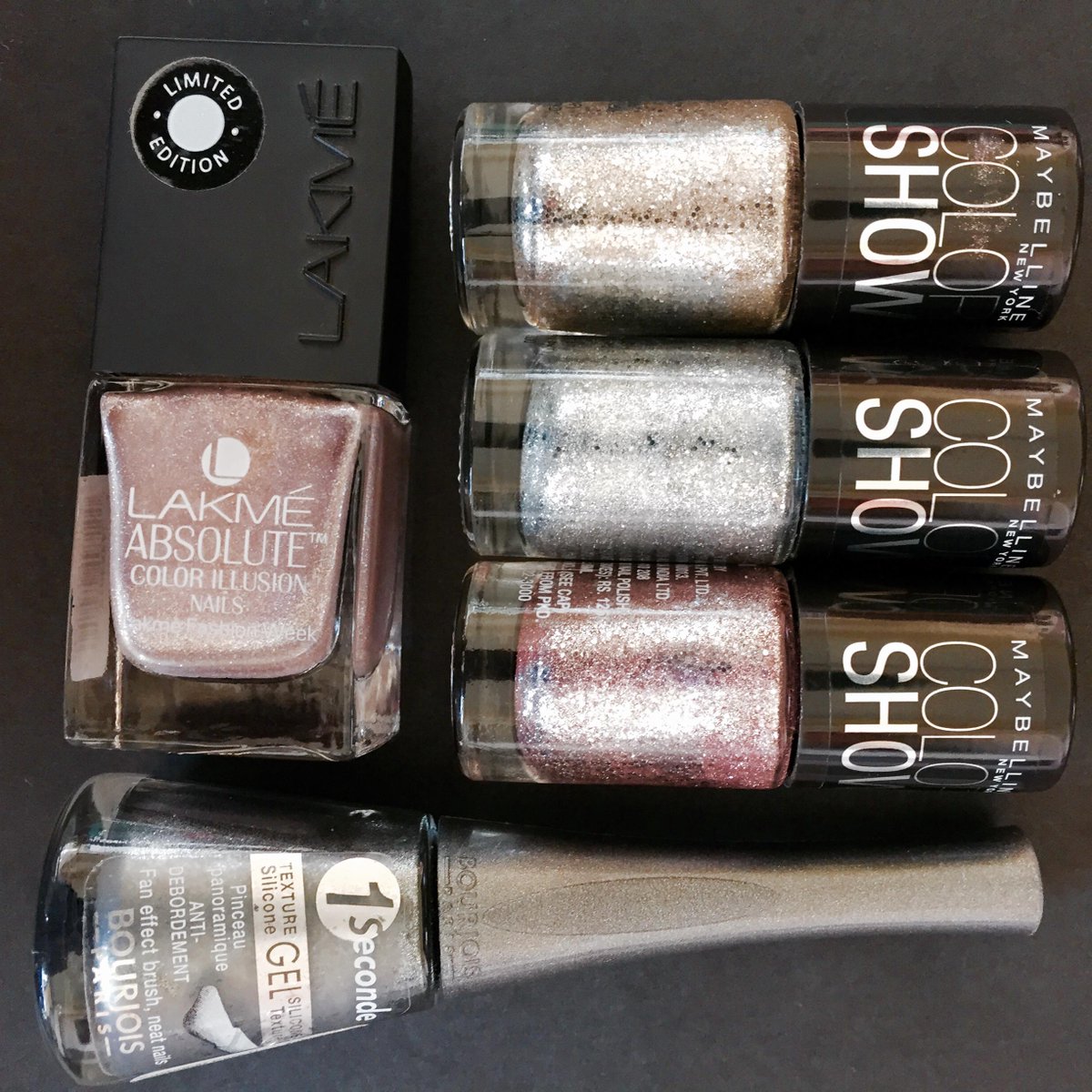 Add some #sparkle to your midweek blues! - bit.ly/1aXVMSM
#Nykaa #NailPolish