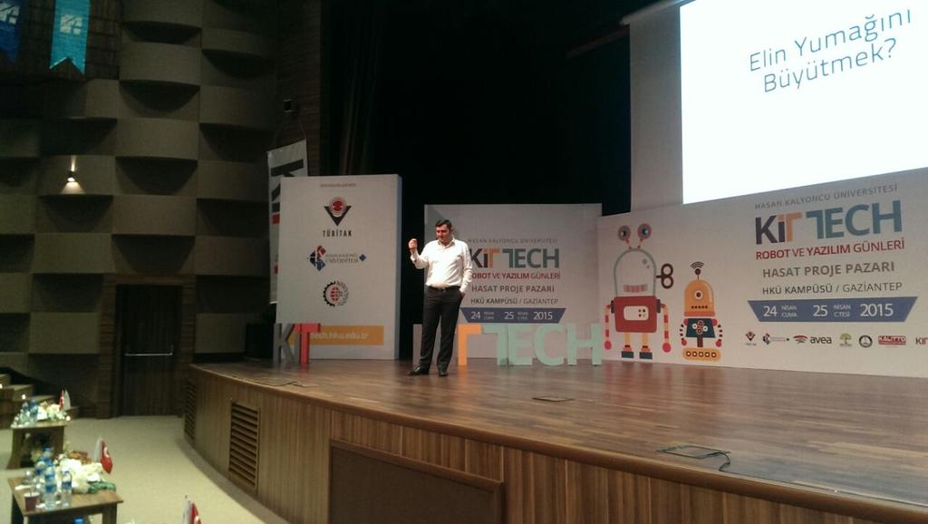 hkunv's tweet photo. #kittech 2.gün Abdurrahman Koçak'ın sunumlarıyla hız kesmeden devam ediyor... http://t.co/7o8QsgXOVN