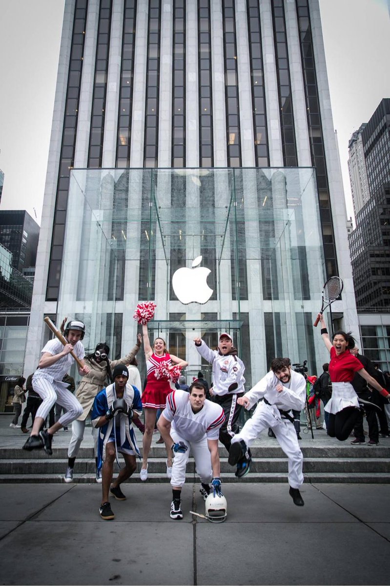 SettoreQ's tweet image. #guerrillamarketing #thebumper #applewatch #ny