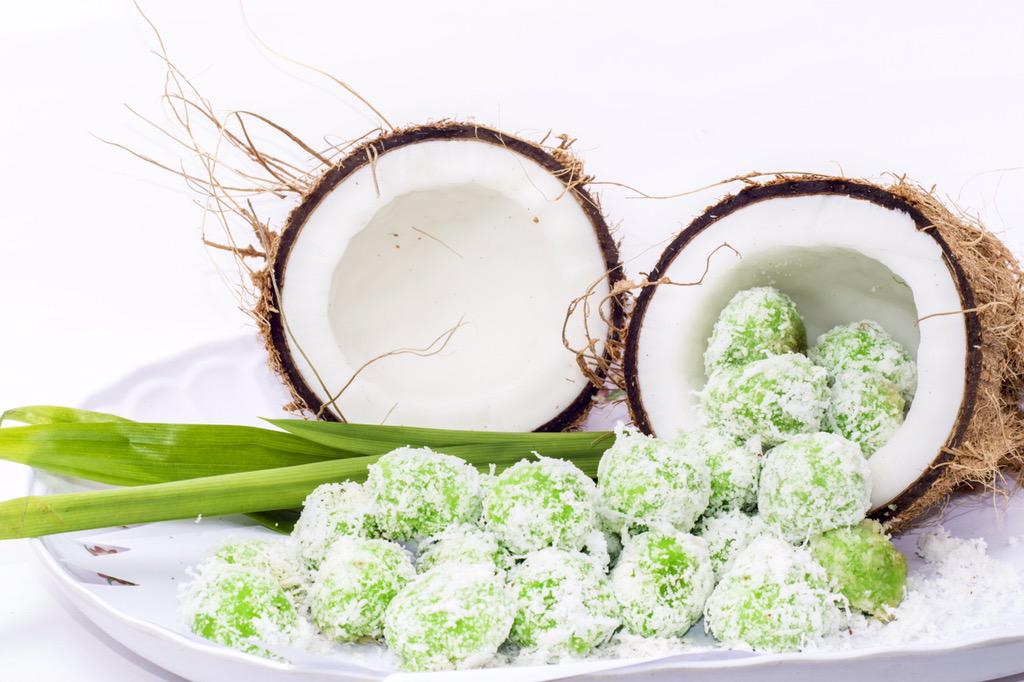 shasharyzl's tweet photo. Buah Melaka RT @MyMalaysia_: RT with your answer if you know the name of this kuih. #trivia #MYFoodFight #AprilFood http://t.co/a6uqPuDH4G