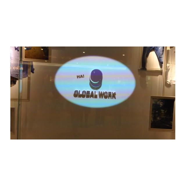 グローバルワーク Na Twitteru イオンレイクタウン店 グローバルワークのロゴがすごいことになっています Globalwork グローバルワーク プロジェクションマッピング イオンレイクタウン T Co Znjeopb6lu Http T Co Kllaaqbzg5