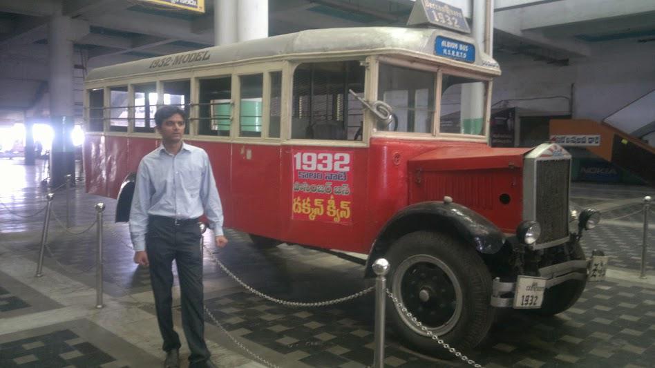 vtrivedi10's tweet photo. Hyderabad Bus stand http://t.co/U2Qa9ngIAh