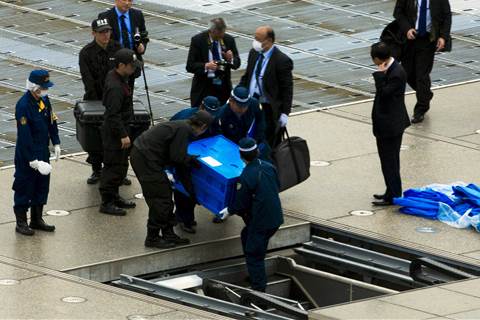 Japanese police arrest man who claims to have landed radioactive at prime minister's office nbcnews.to/1QscryW
