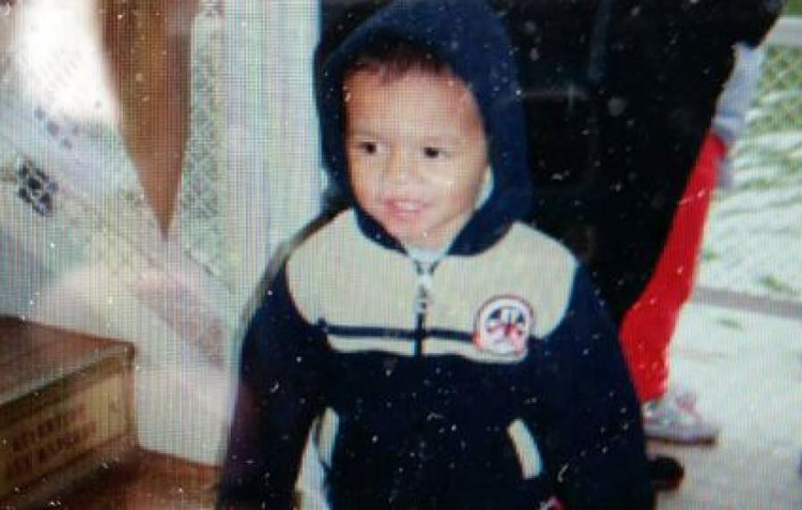 CNEWS's tweet photo. APPEL A TÉMOINS
► Marcus, 2 ans, a disparu hier à Butry-sur-Oise
► 85cm, 12kg, cheveux / yeux noirs
► 01.30.75.56.00 http://t.co/AfnxyXjxcr