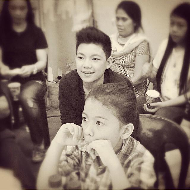TheVoiceKidsPH's tweet photo. -spotted my babies! taping for the tvk2 cto darrenaticslaguna #lycagairanod #darrenespanto #tvk2 #teamlyda http://t.co/Rh4byKItDM